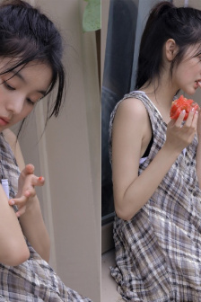 一个吃我乳房一个吃我B